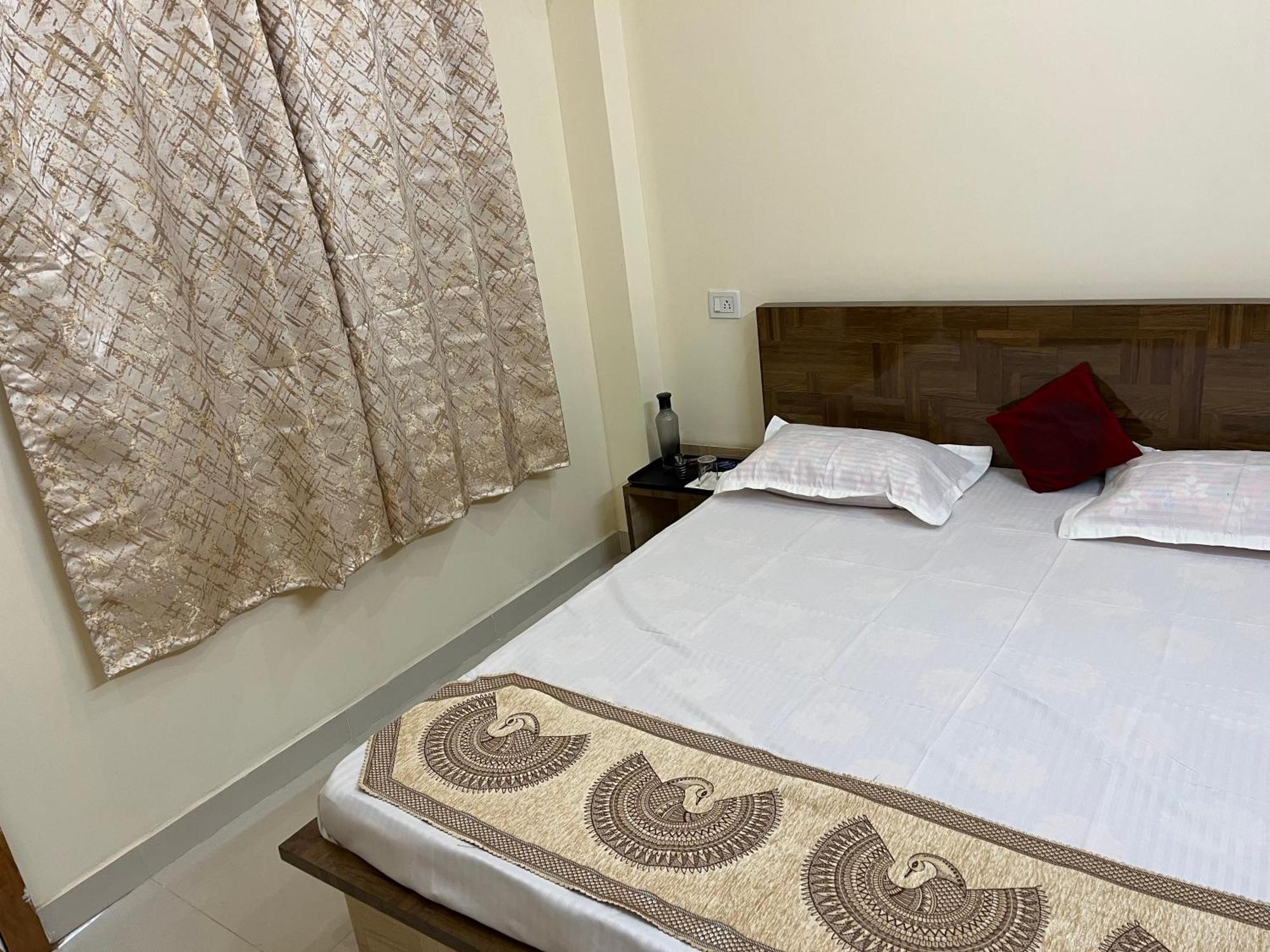 Hotel Shivashray Luxury Stays & Inn Ujjain Exterior foto