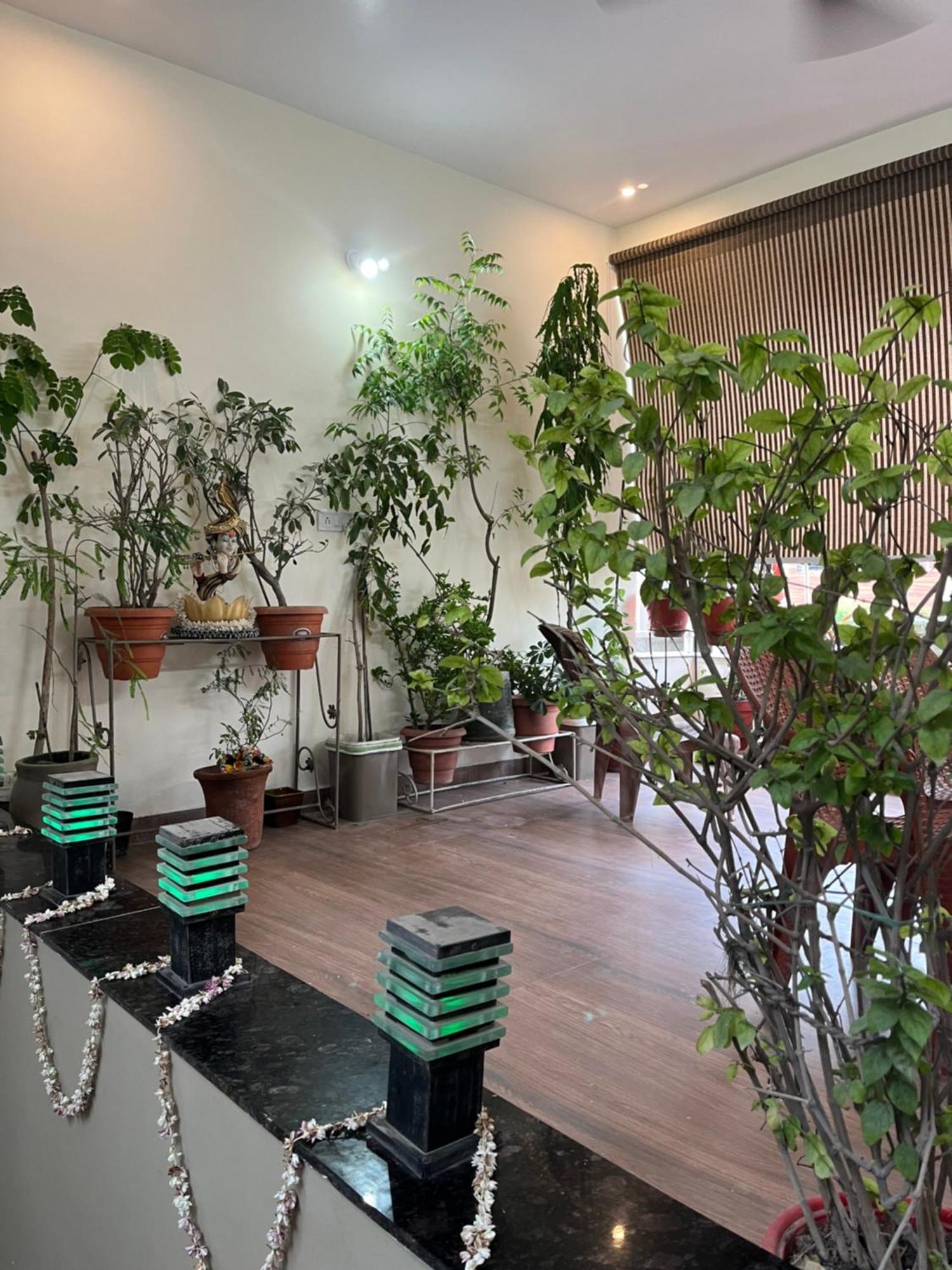 Hotel Shivashray Luxury Stays & Inn Ujjain Exterior foto