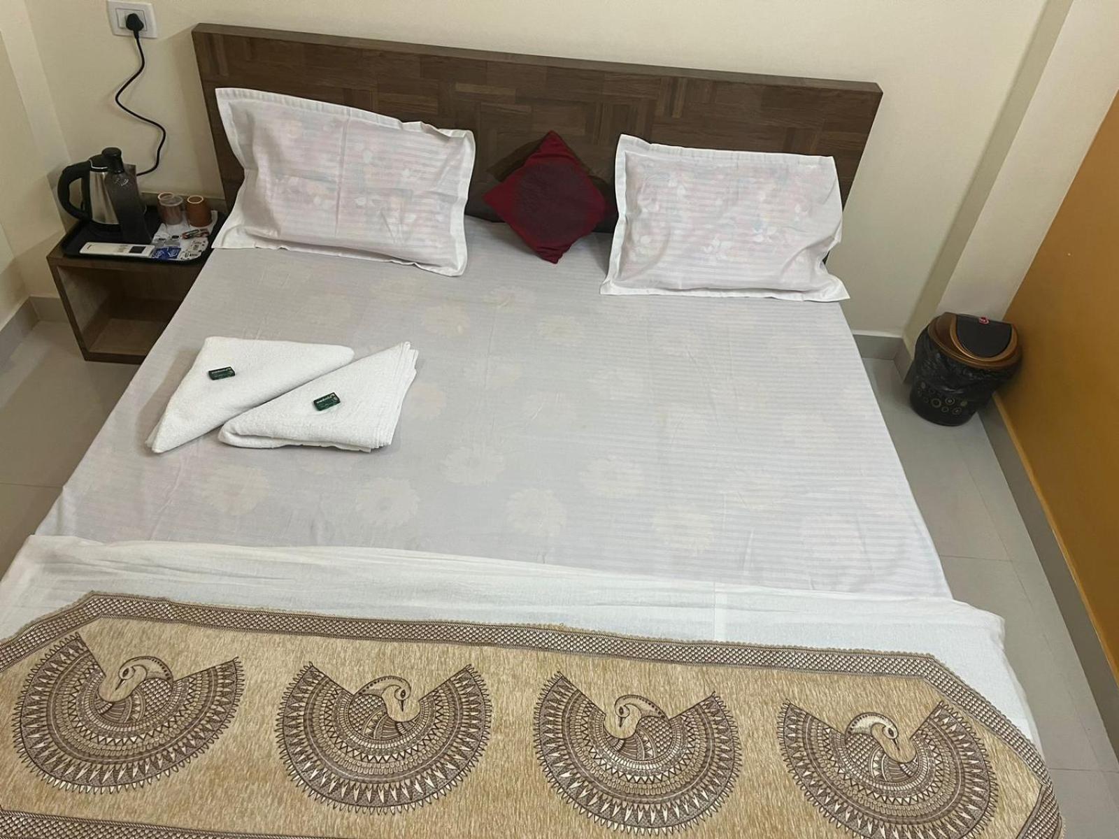 Hotel Shivashray Luxury Stays & Inn Ujjain Habitación foto